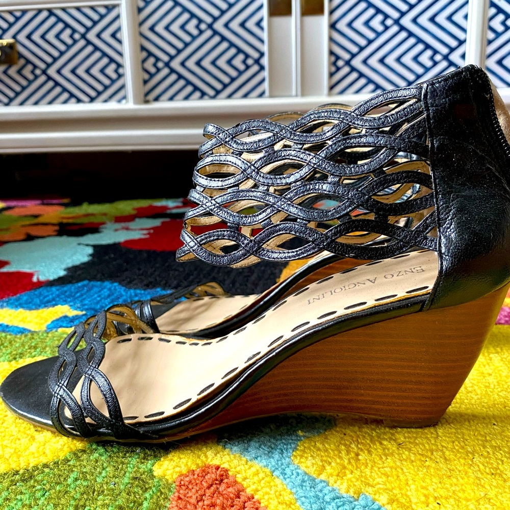 ENZO ANGIOLINI small wedge black lattice sandals